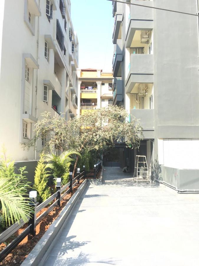 Rove By Boston Living Ostello Hyderabad Esterno foto