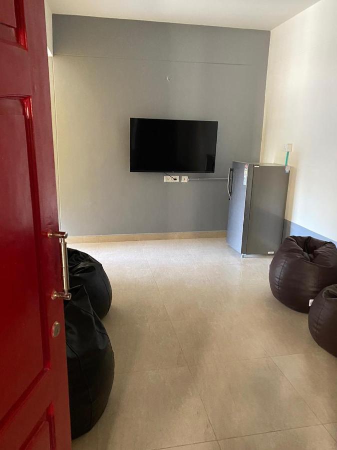 Rove By Boston Living Ostello Hyderabad Esterno foto
