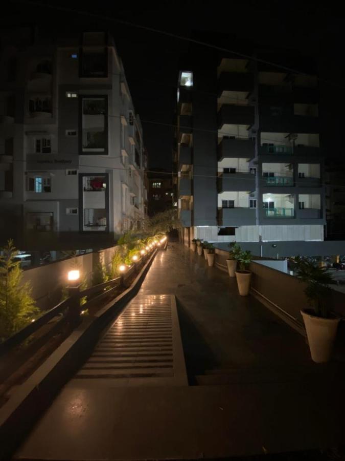 Rove By Boston Living Ostello Hyderabad Esterno foto